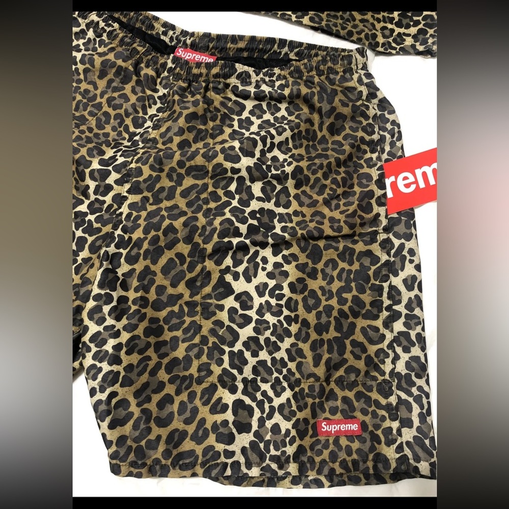 Supreme - Picture 8 of 11